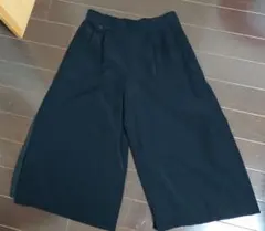 黒のキュロット ボタン付きウエスト