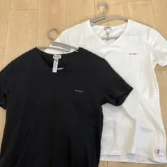DIESEL VネックTシャツ 2枚セット 黒と白