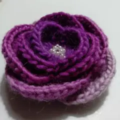 ハンドメイド　コサージュ　花　グラデーション毛糸　かぎ針編みアクセサリー約8cm