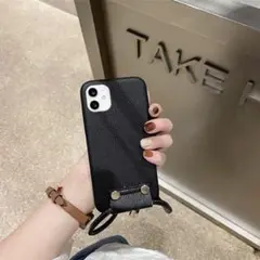 iPhoneケース　iPhone13pro ショルダーケース　紐付き　黒　カバー