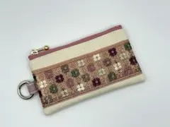 26 キルト芯入りミニポーチ　インド刺繍リボン　生成り×濃ピンク