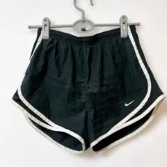 NIKEナイキショートパンツ　ドライフィット【S】黒レディース　ランニング