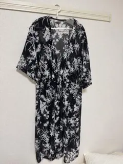 AZUL BY MOUSSY 花柄 シアー カーディガン ブラックのサムネイル