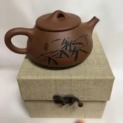 中国工芸美術師 徐進蘭造 細工彫り梅図 造形急須 手造り紫砂壺 茶道具★美品★ 常滑焼 宗則 朱窯変 金彩梅彫三点茶器揃い（急須 200cc）木箱入 – SEIKADO
