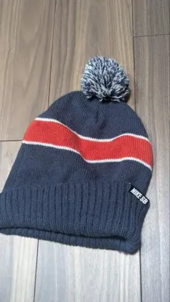 Nike SB ポンポン付きニット帽