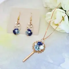 41　綺麗な青と水色のバラ　ネックレス　イヤリング/ピアス　セット　上品