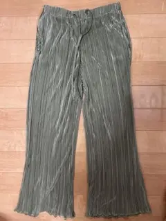 オリーブグリーン プリーツ ワイドパンツ