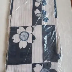 紺&白花柄浴衣になります 落ち着いた大人シックな浴衣
