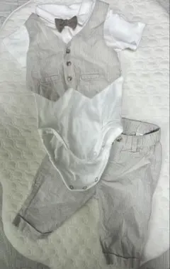 H&M フォーマルスーツ ホワイト・ベージュストライプ　2-4M