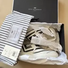 【新品箱付】定価65000円ANYA HINDMARCH 本革スニーカー 36