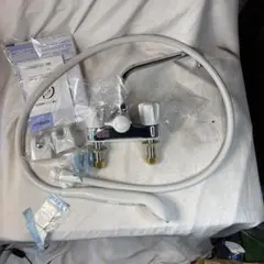 TOTOハンドシャワー式湯水混合栓 TMS26C 新品未使用 TOTO TMS26C 台付2ハンドル混合水栓 (一時止水なしタイプ