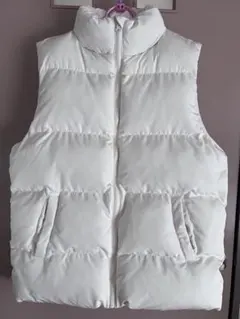セール　Dazy 美品　ボリューム中綿ベスト　アイボリー　S(Lの方もOK)