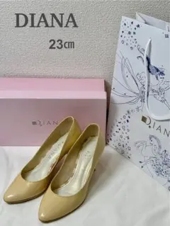 DIANA エナメル　パンプス　23cm ベージュ