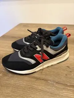 New Balance スニーカー 997H ブラック×レッド23.0センチのサムネイル