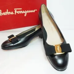 新品 フェラガモ ヴァラ リボン ヒール パンプス 6 1/2 23.5 黒