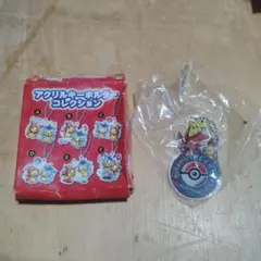②【ポケモン】アクリルキーホルダー コイキング＆ギャラドスごっこピカチュウ　I