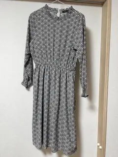 花柄ミディ丈ワンピース 7分袖