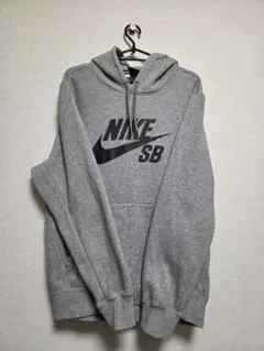 【美品】Nike SB メンズパーカー（裏起毛）
