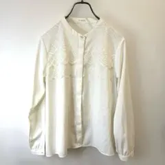 グラシア　刺繍入り長袖バンドカラーブラウス　M ホワイト　洗える