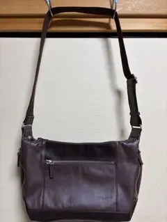 ブラウンレザーショルダーバッグ
