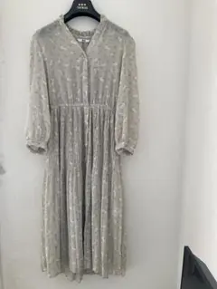 UNIQLO花柄ロングワンピースベージュ