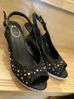 être en extase 黒 ビーズ装飾 オープントゥサンダル