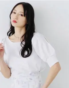 新品　美品JILL by JILLSTUARTスリットスリーブスムースカットソーのサムネイル