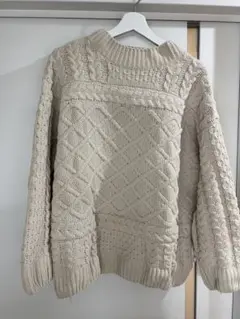 AZUL by moussy ケーブルニット Mサイズ クリーム色 長袖