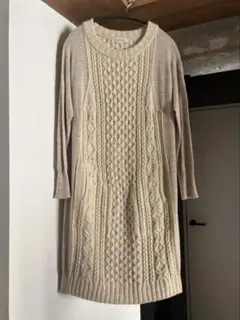 イリアンローブ ケーブル編みニットワンピース