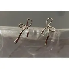 ピアス　りぼん　可愛い おしゃれ　上品
