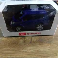 ダイハツ ムーヴ カスタム 青　ミニカーのサムネイル