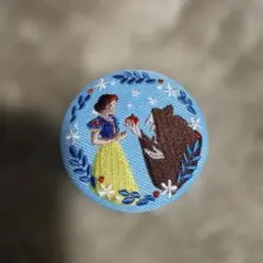 新品☆白雪姫☆刺繍缶バッジ