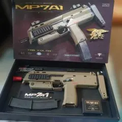 美品 東京マルイ MP7A1 ガスガン タンカラー　ガスブローバックのサムネイル