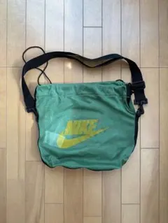 Nike メッシュショルダーバッグ グリーン