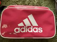 新品 アシックス エナメルショルダーバック 24L 赤 レッド - メルカリ