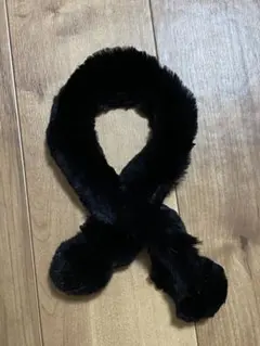 黒いファー マフラー 軽量 コンパクト