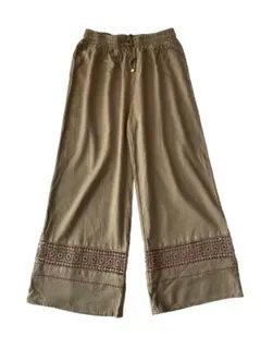 ストレートパンツ　オリーブグリーン リゾート　美品