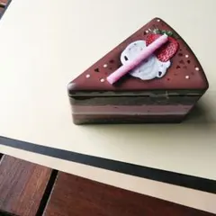 【空き缶】ショートケーキエンボス缶 いちご レトロ お菓子 チョコレート エイム