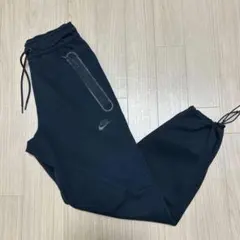 ナイキ テックフリース ジョガーパンツ ブラック ワンポイント