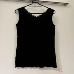 レースネック ブラックタンクトップ