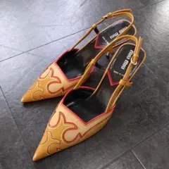 【極美品 miumiu】レザーパンプス ポインテッドトゥ ウエスタン調のサムネイル