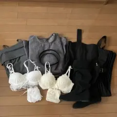 お洋服3点、レディース ブラ＆ショーツセット2点、ブーツ1点の計6点セット！