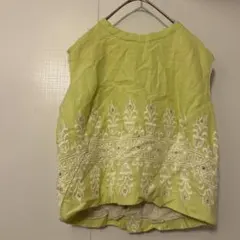 刺繍ノースリーブ　ジャケット 黄緑　アウター　カジュアル　古着　インパクト大
