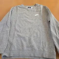 Nike グレー クルーネック トレーナー
