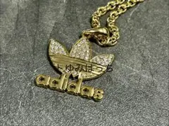 ☆adidas☆トレフォイルロゴ ストーンネックレス ゴールド