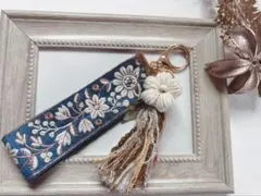 ハンドメイドキーホルダーインド刺繍リボン