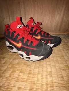 Nike エアマックス NM ブラック ユニバーシティレッド