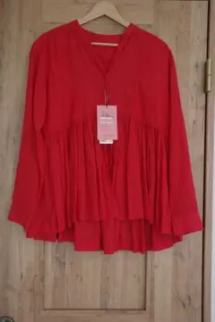 green label relaxing 全方位映えブラウス　レッド