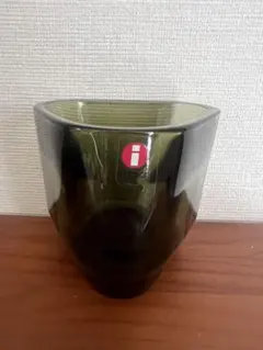 iittala キャンドルホルダー 三角 オリーブグリーン