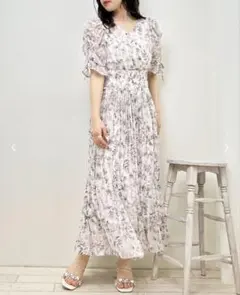 花柄 Vネック ロングワンピースのサムネイル